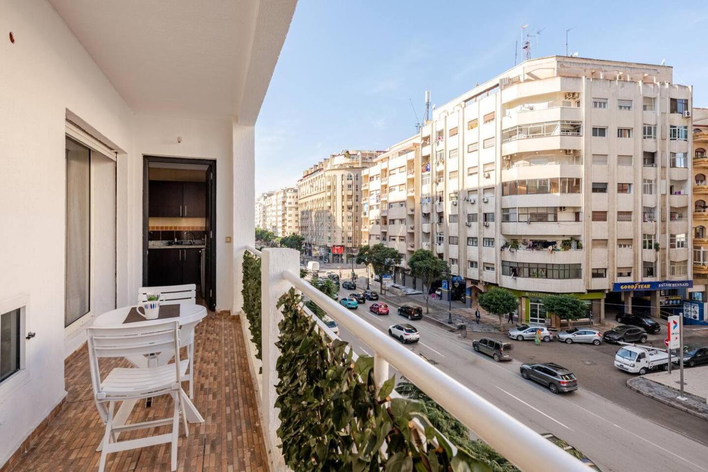 Appartement Acacia 2 Chambres Au Centre Ville Tanger Exterior foto